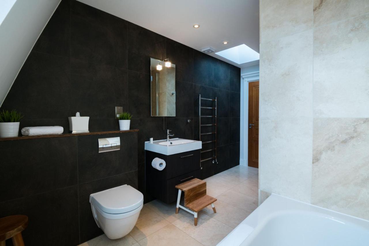 Breathtaking Putney Home With Gorgeous Garden Richmond  Exterior photo